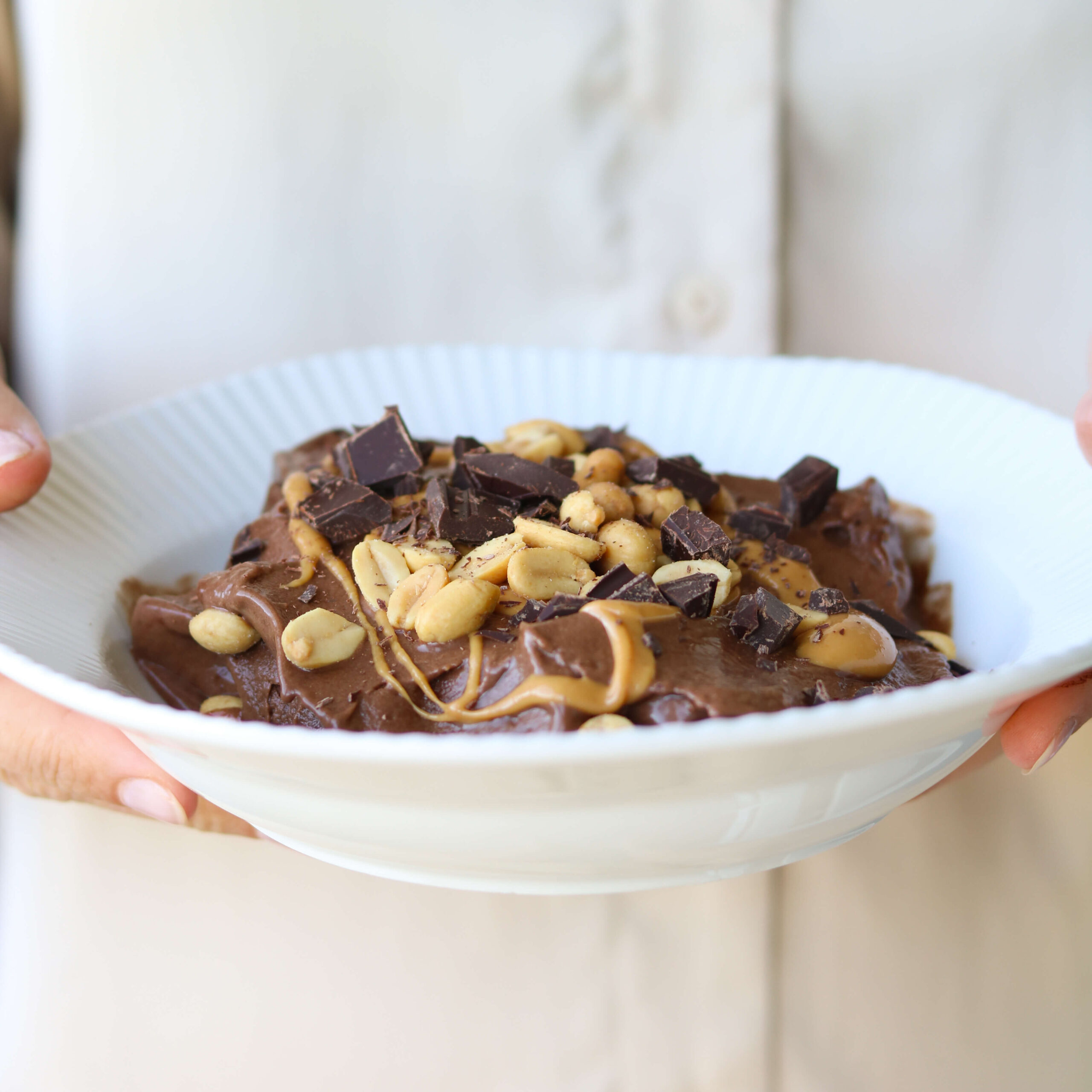 Snickers smoothie bowl - uden raffineret sukker, glutenfri og vegansk
