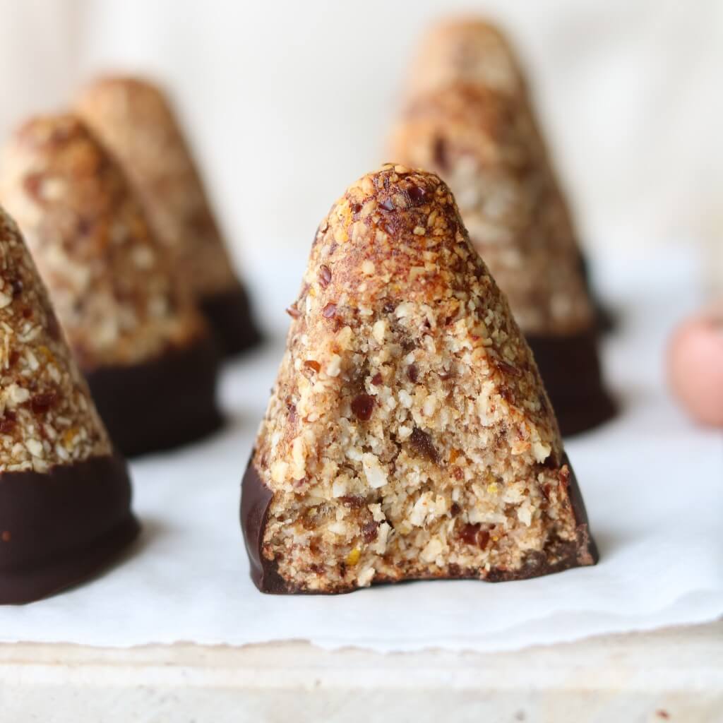 Kokostoppe med appelsin og kanel - uden raffineret sukker, glutenfri og veganske