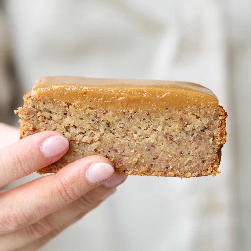 Citronkage med karamel - uden raffineret sukker, glutenfri og vegansk