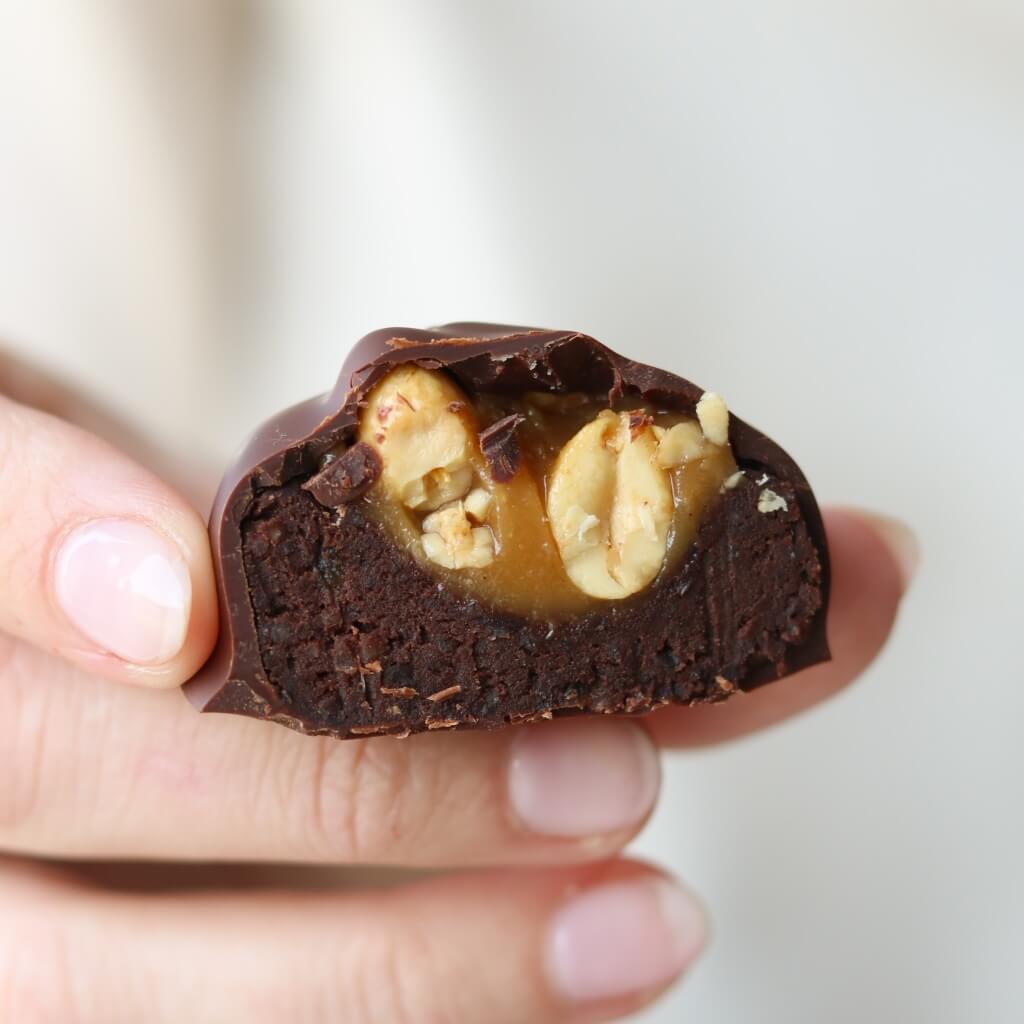 Snickers bites med sorte bønner - glutenfri og vegansk