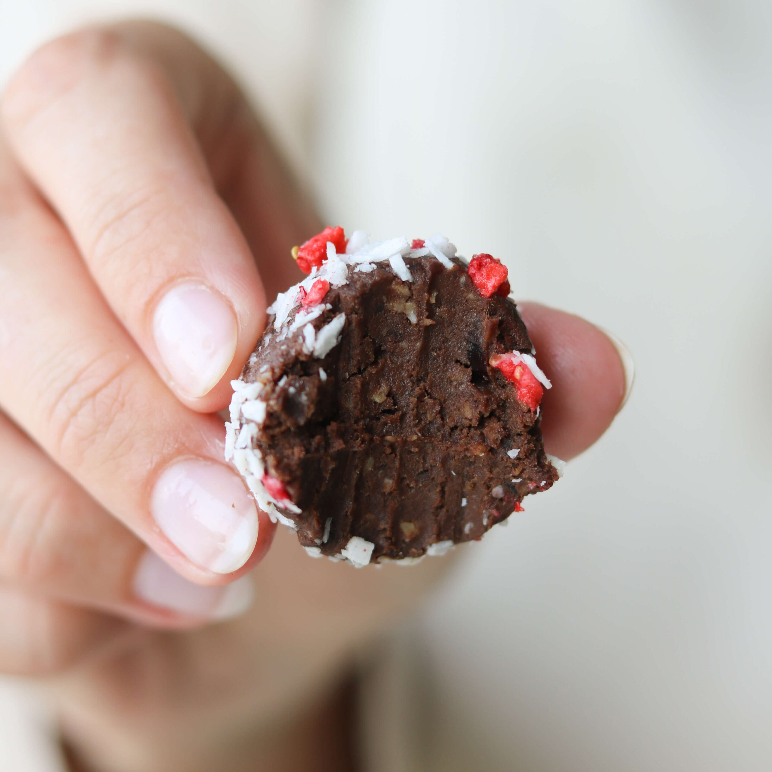 Madpakke Romkugler med sorte bønner - uden raffineret sukker, glutenfri og vegansk