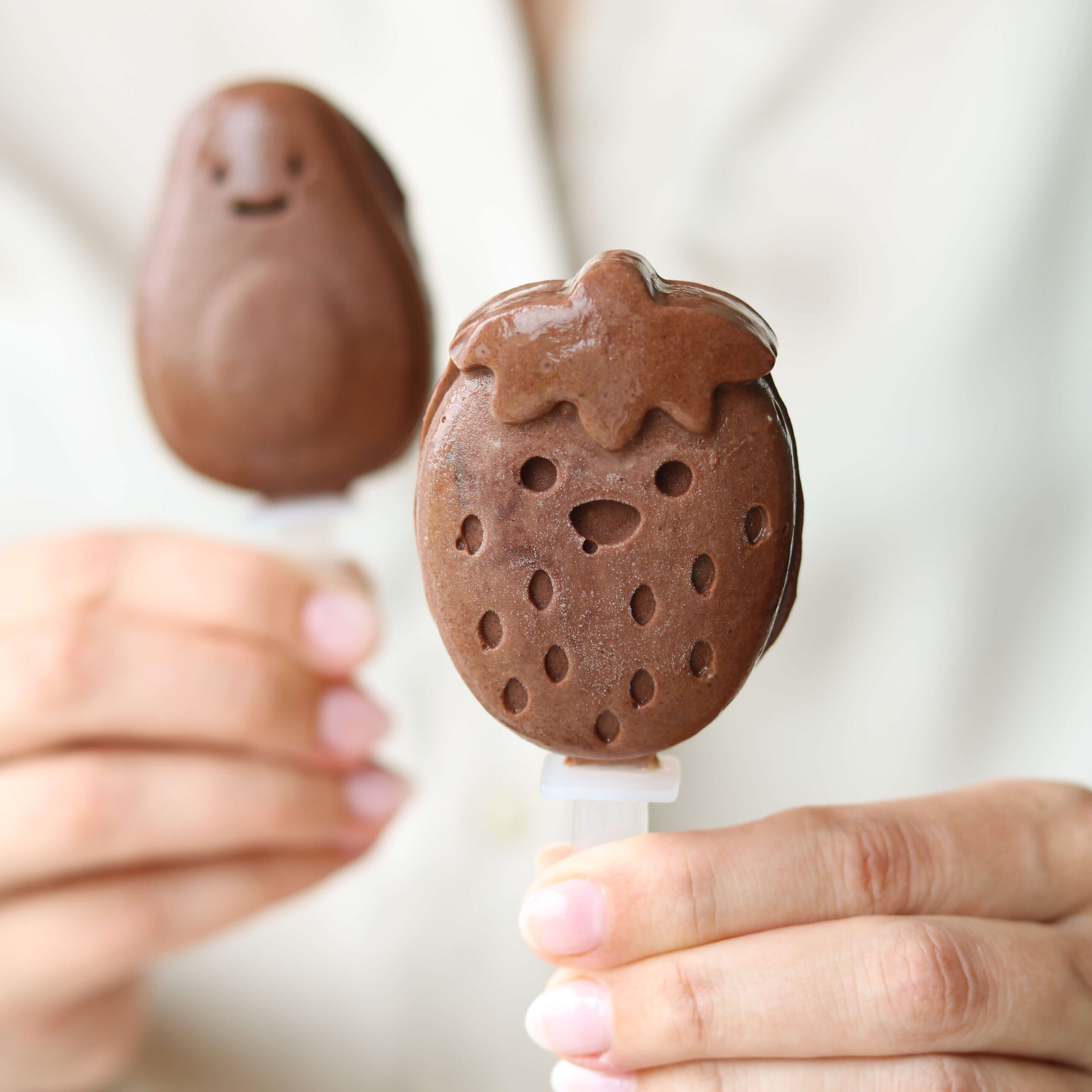Nicecream ispinde med chokolade og peanutbutter - uden raffineret sukker, glutenfri og vegansk
