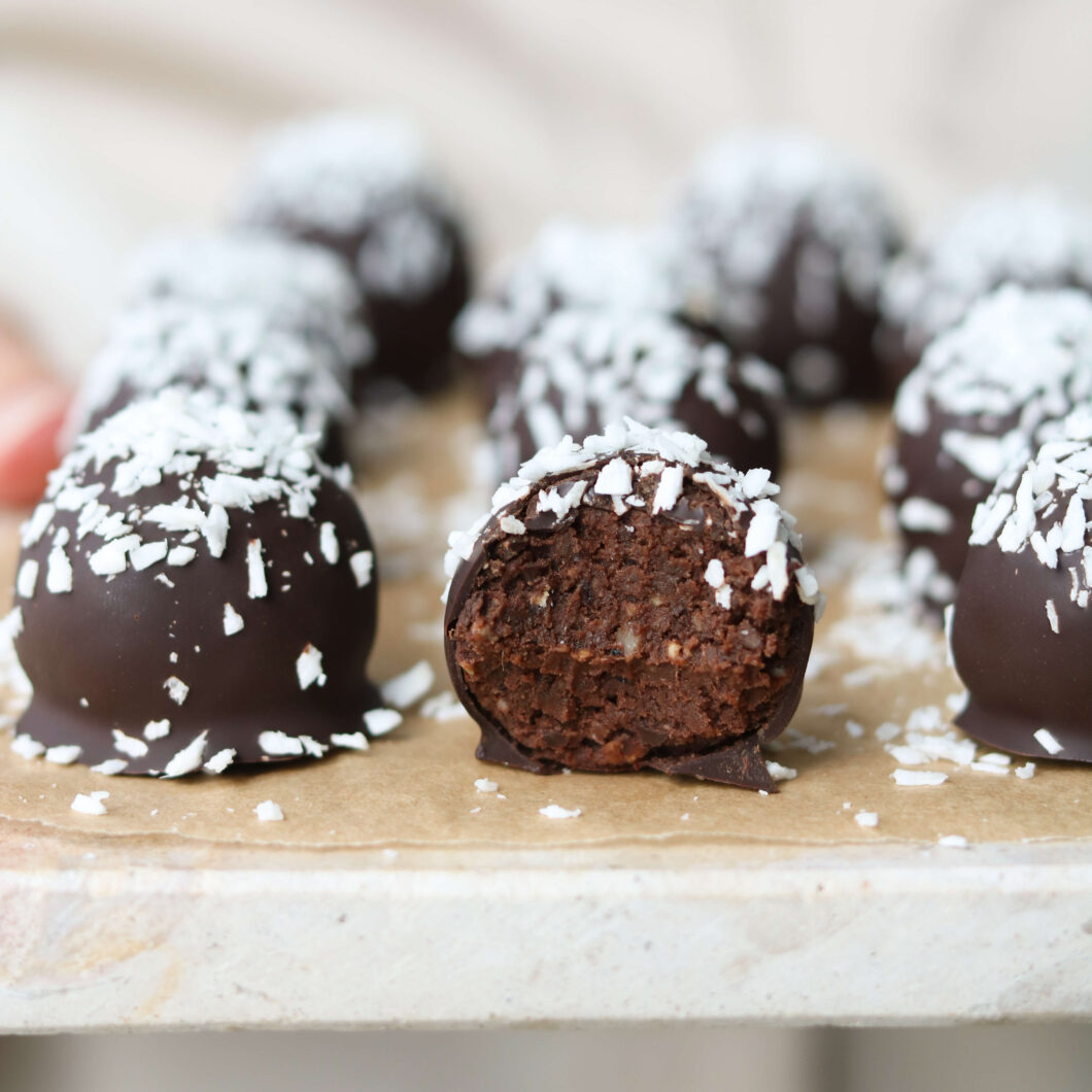 Chokolade Marcipan Kugler med sorte bønner