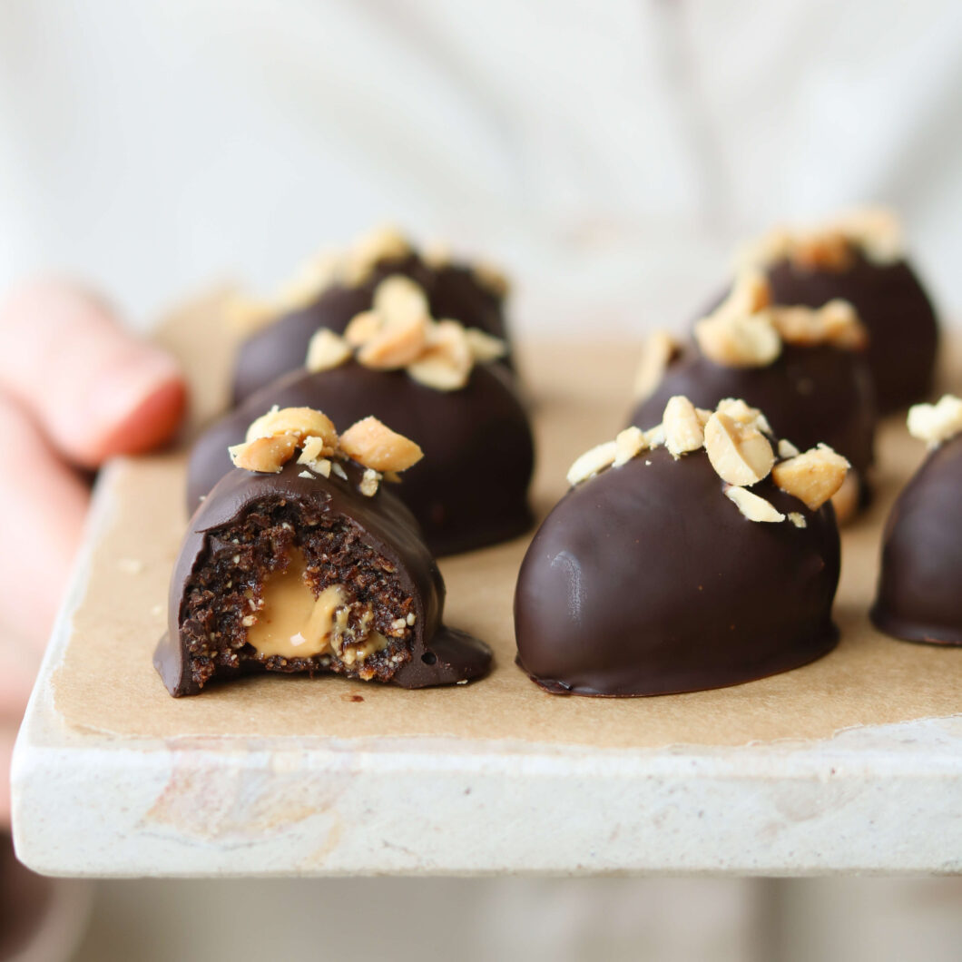 Påskeæg med chokolade og peanutbutter